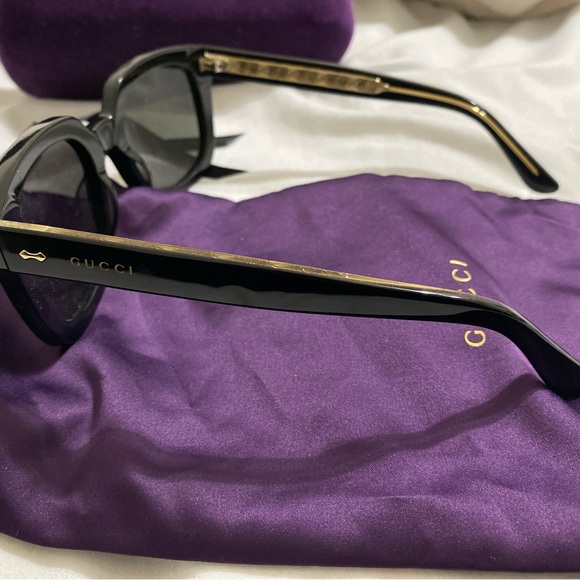 Gucci Black and gold trim Sunglasses - Picture 3 of 5